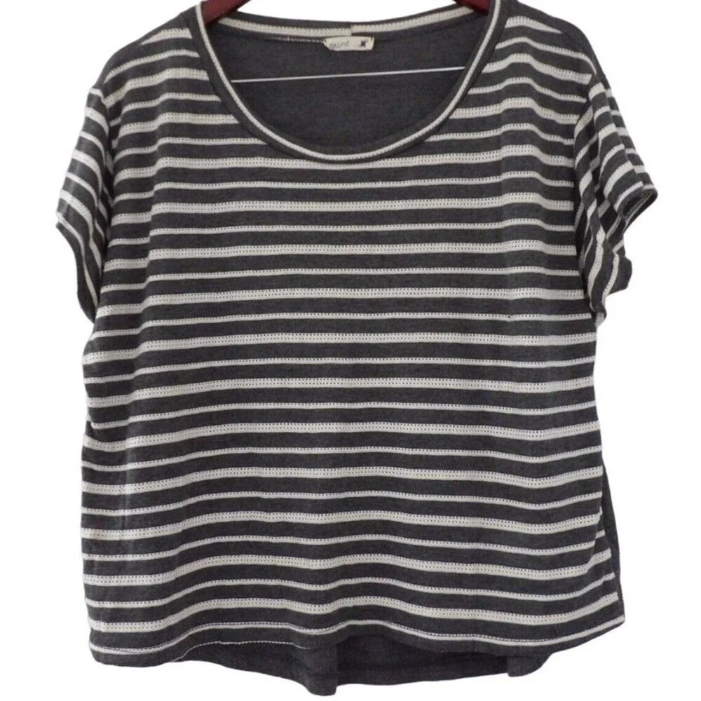 MINE Top Womens‎ Medium Loose Fit Stripe Gray Short Sleeve Relaxed Fit